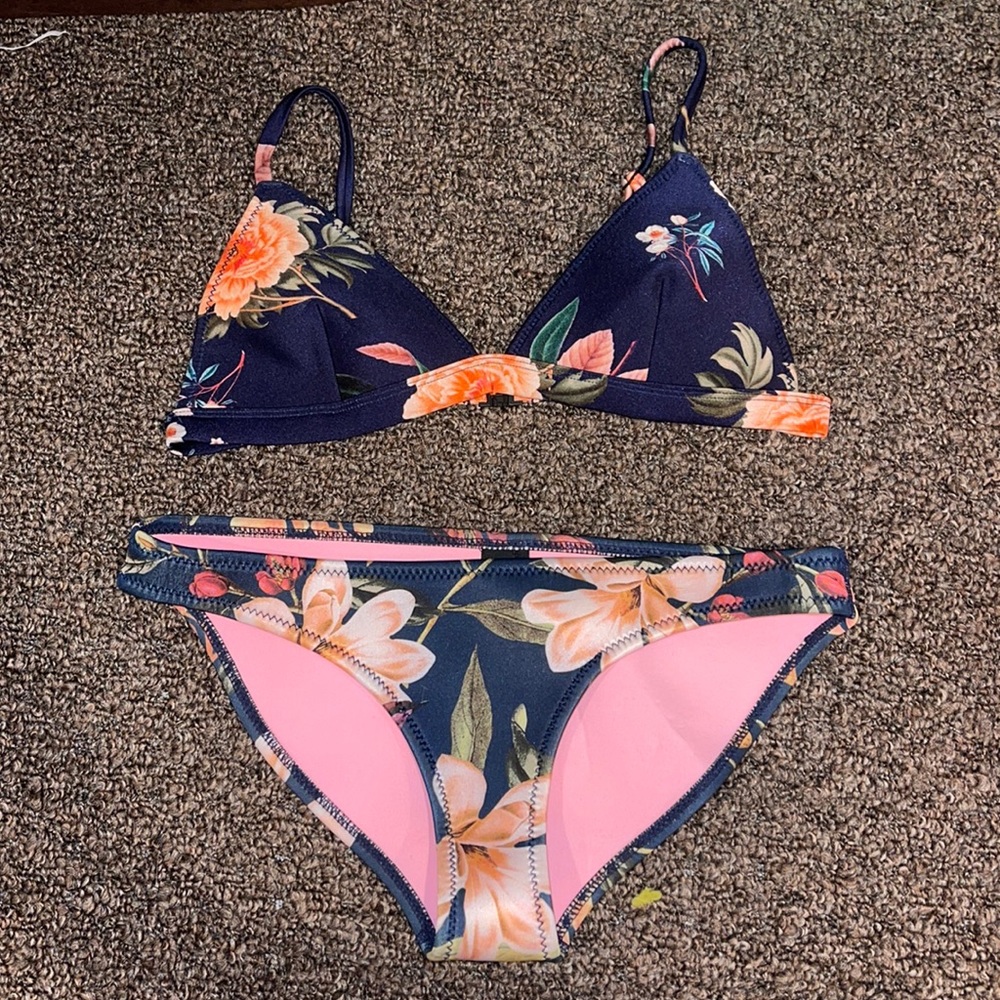 TRIANGL SET SWIM
